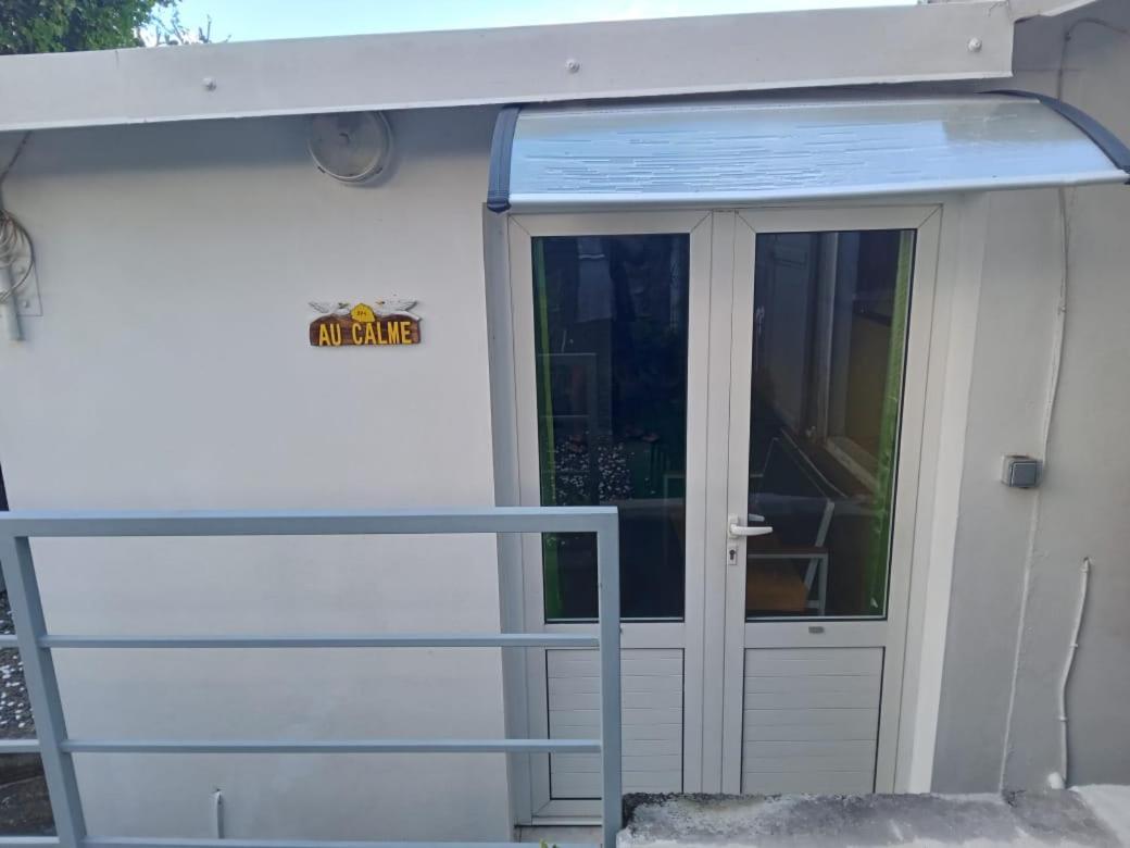 Apartament Le Calme Saint-Joseph Zewnętrze zdjęcie